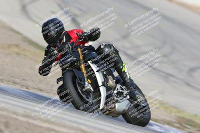 media/Nov-26-2023-TrackDaz (Sun) [[64ad8cfd8f]]/Mock Race/Outside Grapevine/